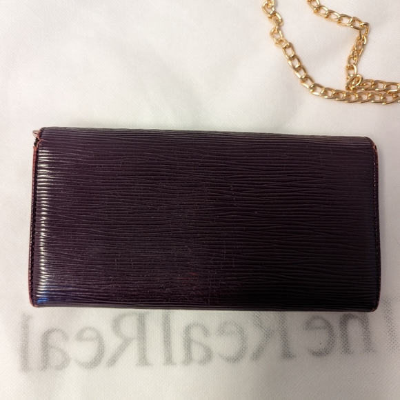 LOUIS VUITTON PURPLE EPI SARAH WALLET WITH LV DUST BAG GREAT CONDITION!! - Picture 2 of 10